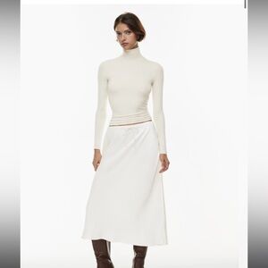 ✨ ARITZIA IVORY TOP ✨